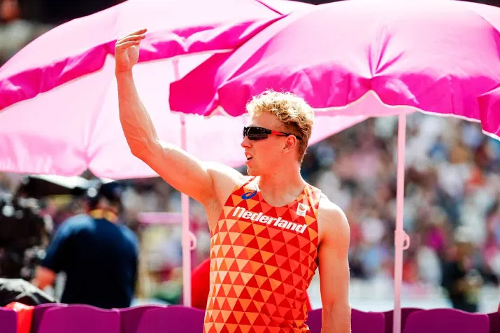 voetblessure houdt vloon van titel af