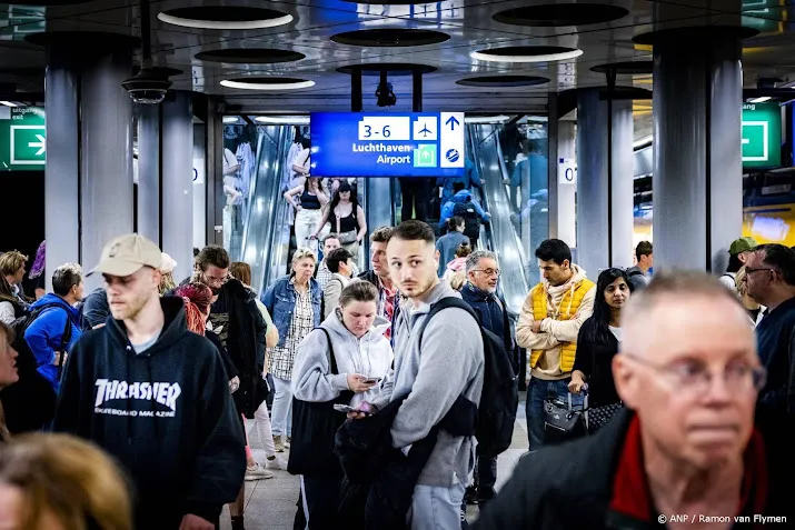 volgende week tien dagen minder treinen naar schiphol
