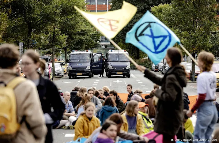 volkskrant beklaagt zich bij politie na aanhouding verslaggever