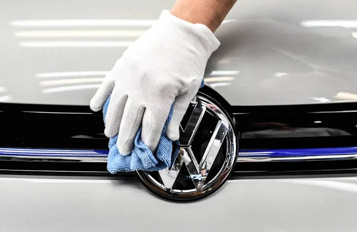 volkswagen drukt gaspedaal in