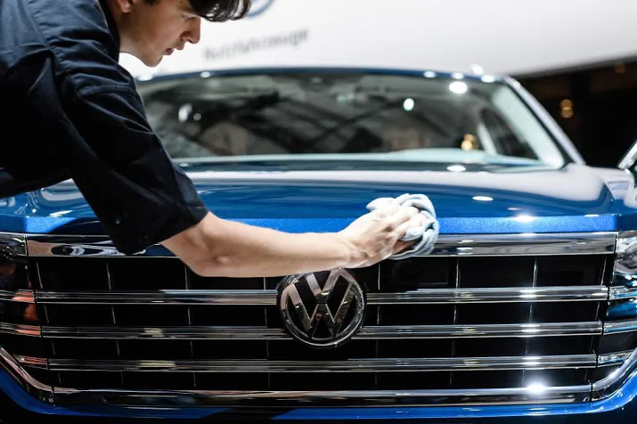 volkswagen zet zich schrap voor tegenwind