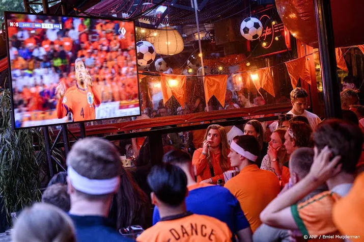 volle cafes verwacht tijdens ek duel oranje extra omzet valt mee