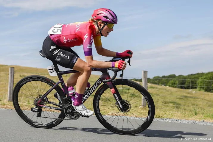 vollering met vlinders in haar buik naar tour voor vrouwen