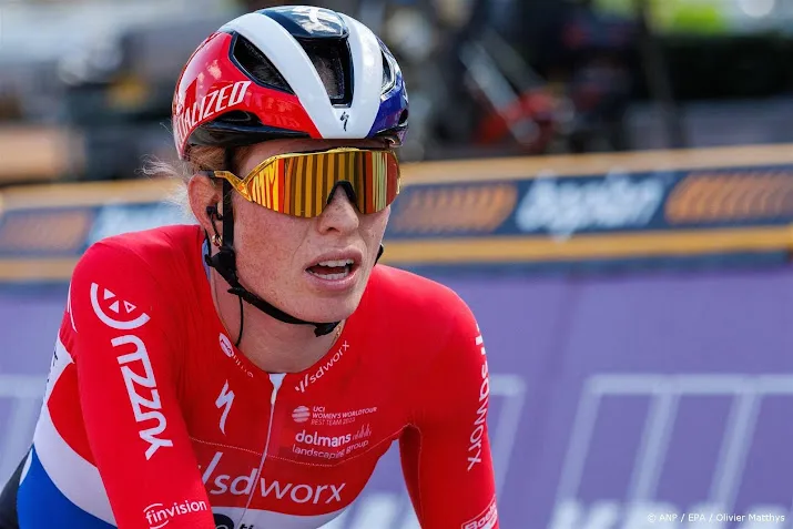 vollering neemt leiding in vuelta over van vos na ritzege