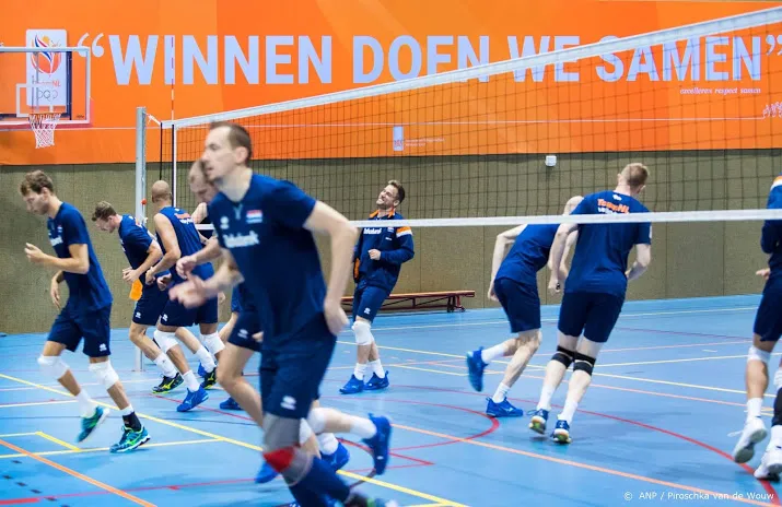 volleyballers tegen wereldkampioen polen