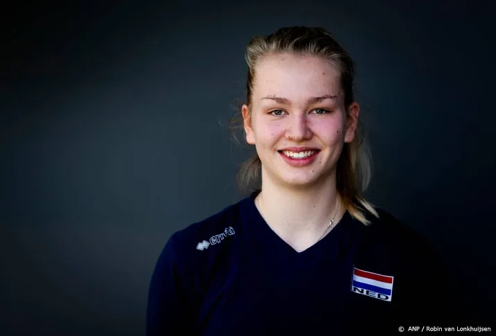 volleybalsters buigen in drie sets voor japan