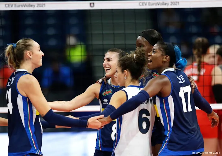 volleybalsters in halve finale ek tegen italie