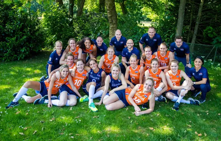 volleybalsters naar finale super series