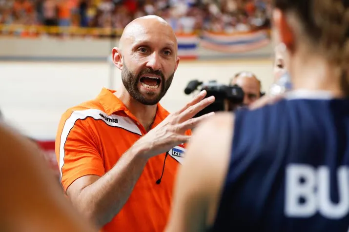 volleybalsters ook te sterk voor italie