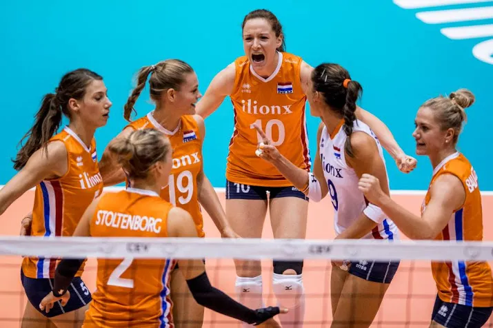 volleybalsters winnen nipt van rusland