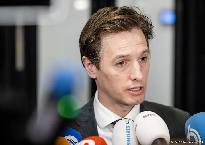 volt vraagt hulp regeringscommissaris hamer na zaak gundogan