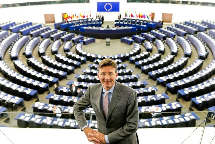 voltallig eu parlement stemt over ema
