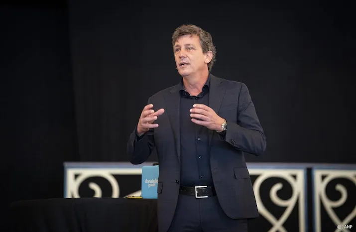vonhof volgt hamer op als voorzitter stichting lezen en schrijven