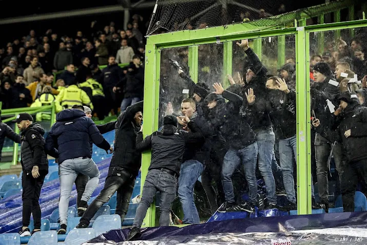 voor misdragende fans vitesse dreigt stadionverbod voor vijf jaar