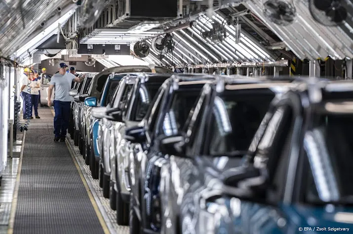 voor vierde maand op rij meer nieuwe autos verkocht in eu