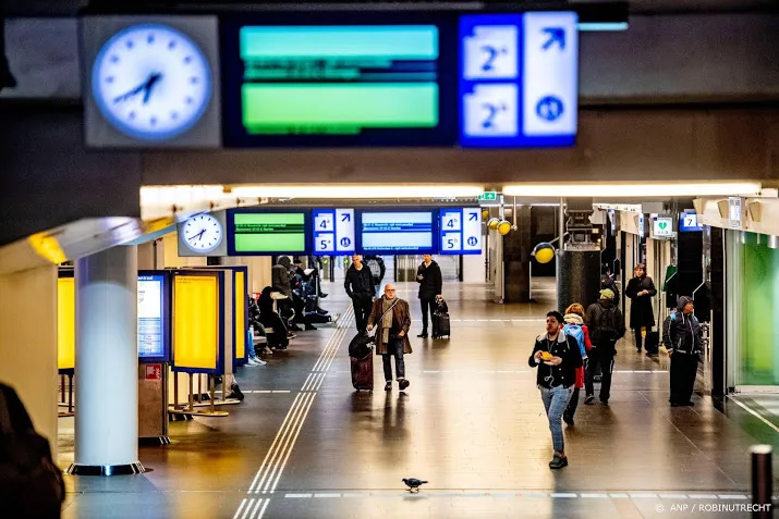 vooral onwetende toeristen op amsterdam cs