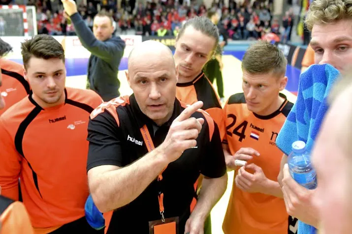 voorlopige handbalselectie met 20 spelers