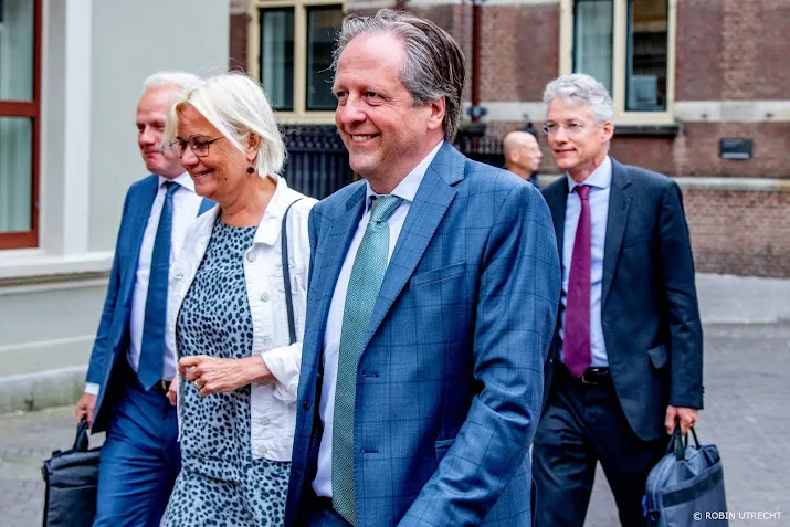 voormalig d66 leider pechtold te vroeg voor minderheidscoalitie
