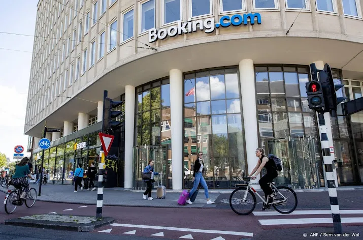 voorzitter booking com steekt geld in studentenbanenplatform