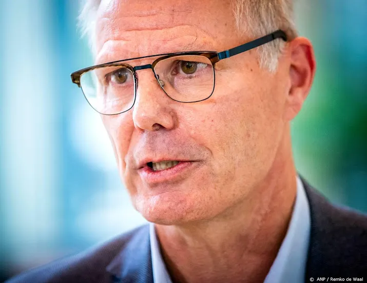 voorzitter han busker treedt volgend jaar af bij vakbond fnv