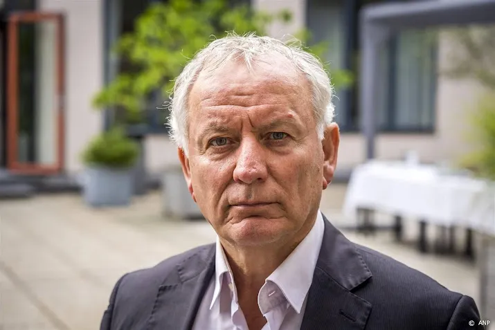 voorzitter nederlandse politiebond jan struijs met pensioen