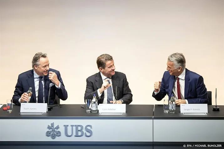 voorzitter ubs dankbaar voor bereidheid hamers om terug te treden