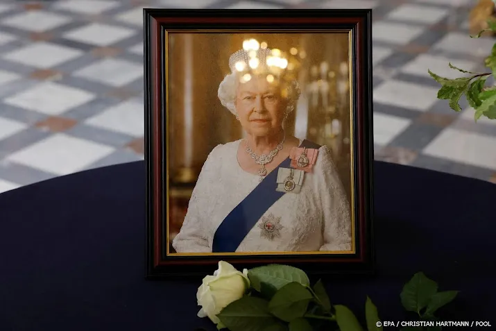 voorzitters kamers tekenen condoleanceregister elizabeth