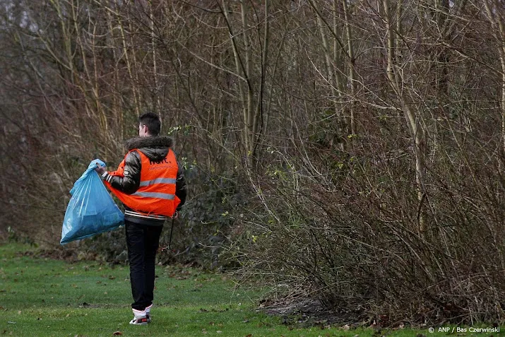 vorig jaar helft minder jongeren naar halt voor vuurwerkdelicten