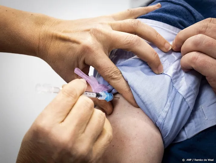 vorige week kwart van de boosterprikken gezet zonder afspraak