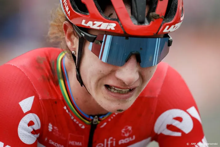 vos klopt brand en pakt achtste wereldtitel veldrijden