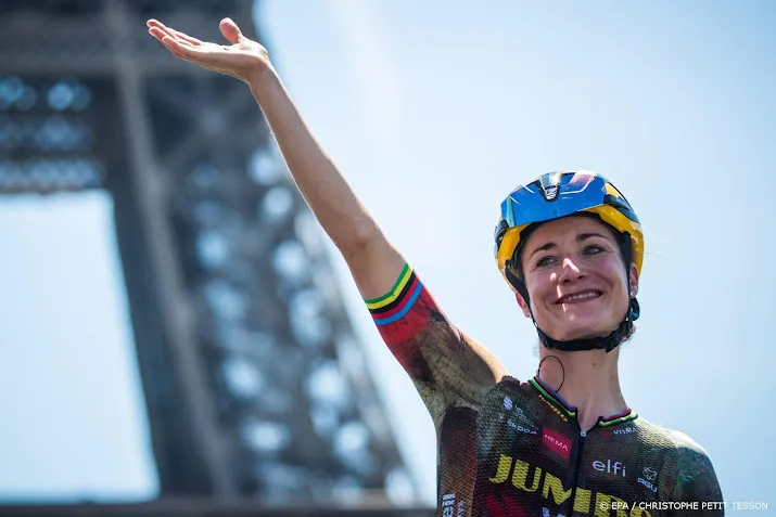 vos na ritwinst nieuwe leider in tour de france femmes