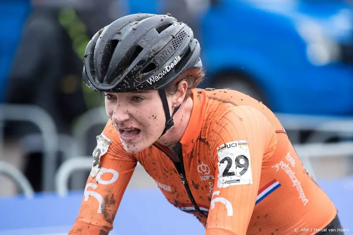 vos wint opnieuw rit in giro rosa