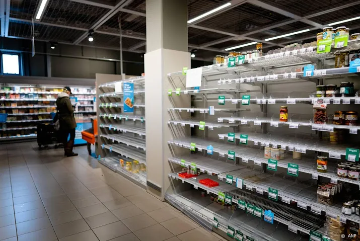 vrijwilligers gaan boodschappen doen voor zorgpersoneel