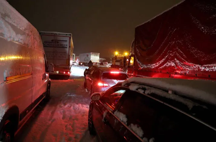 vroege files voor wintersportgangers