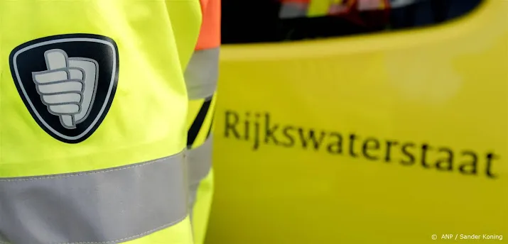 vrouw bevalt op a12 bij harmelen