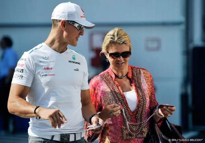 vrouw van michael schumacher geeft beetje hoop