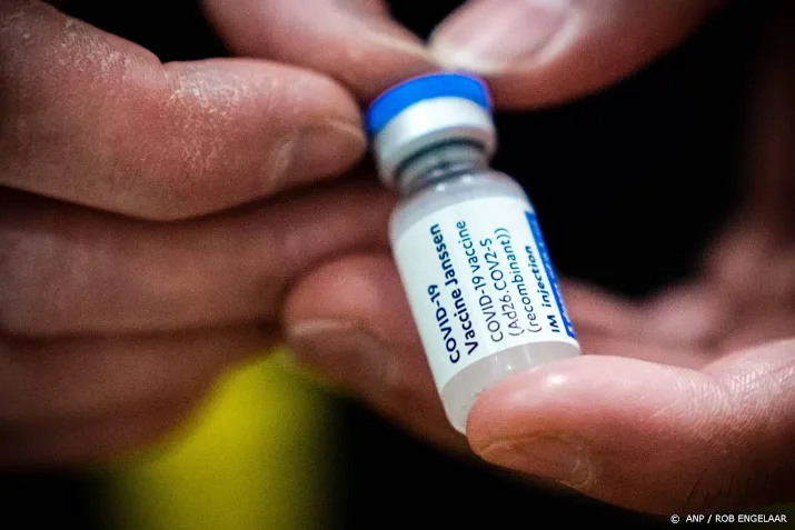 vs stoppen tijdelijk met gebruik coronavaccin janssen