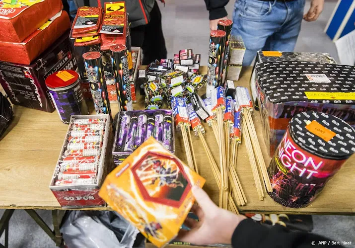 vuurwerk mag weer in de verkoop na verbod van 2 jaar om corona