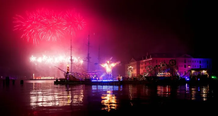 vuurwerkshow amsterdam vanwege wind aangepast
