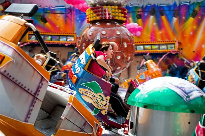 vuurwerkshow sluit tilburgse kermis af