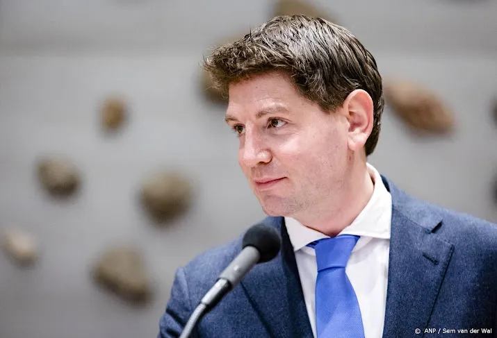 vvd en d66 sluit rusland af van betaalsysteem swift