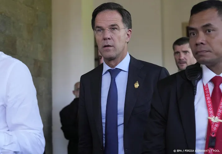 vvd top wacht stevige discussie over asielcrisis tijdens congres