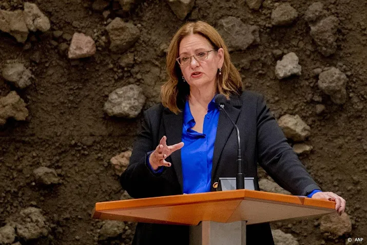 vvd wil grote groep gevaccineerden zoveel mogelijk ontzien