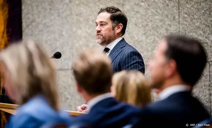 vvd zo nodig kijken naar extra geld leraar