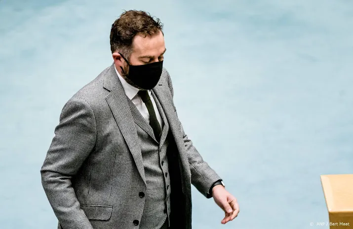 vvder dijkhoff vindt discussie wel of niet vaccineren bizar
