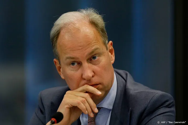 vvder mulder verruilt tweede kamer voor haags stadhuis