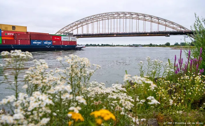 waalbrug bij nijmegen gaat weer open