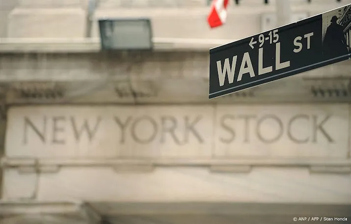 wall street begint aan verkorte handelsdag tesla weer omhoog