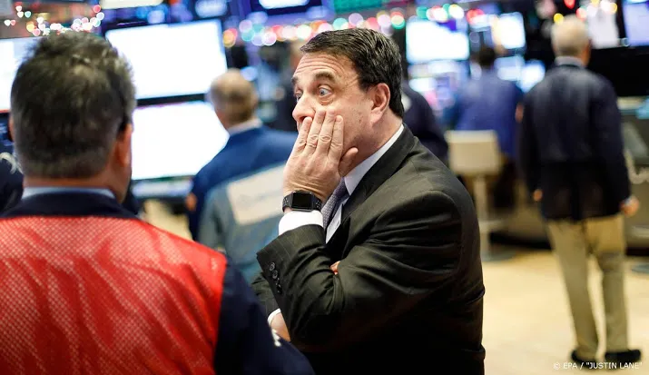 wall street begint lager aan handelsdag