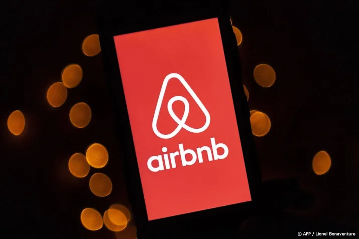 wall street begint licht lager na lang weekeinde airbnb omhoog